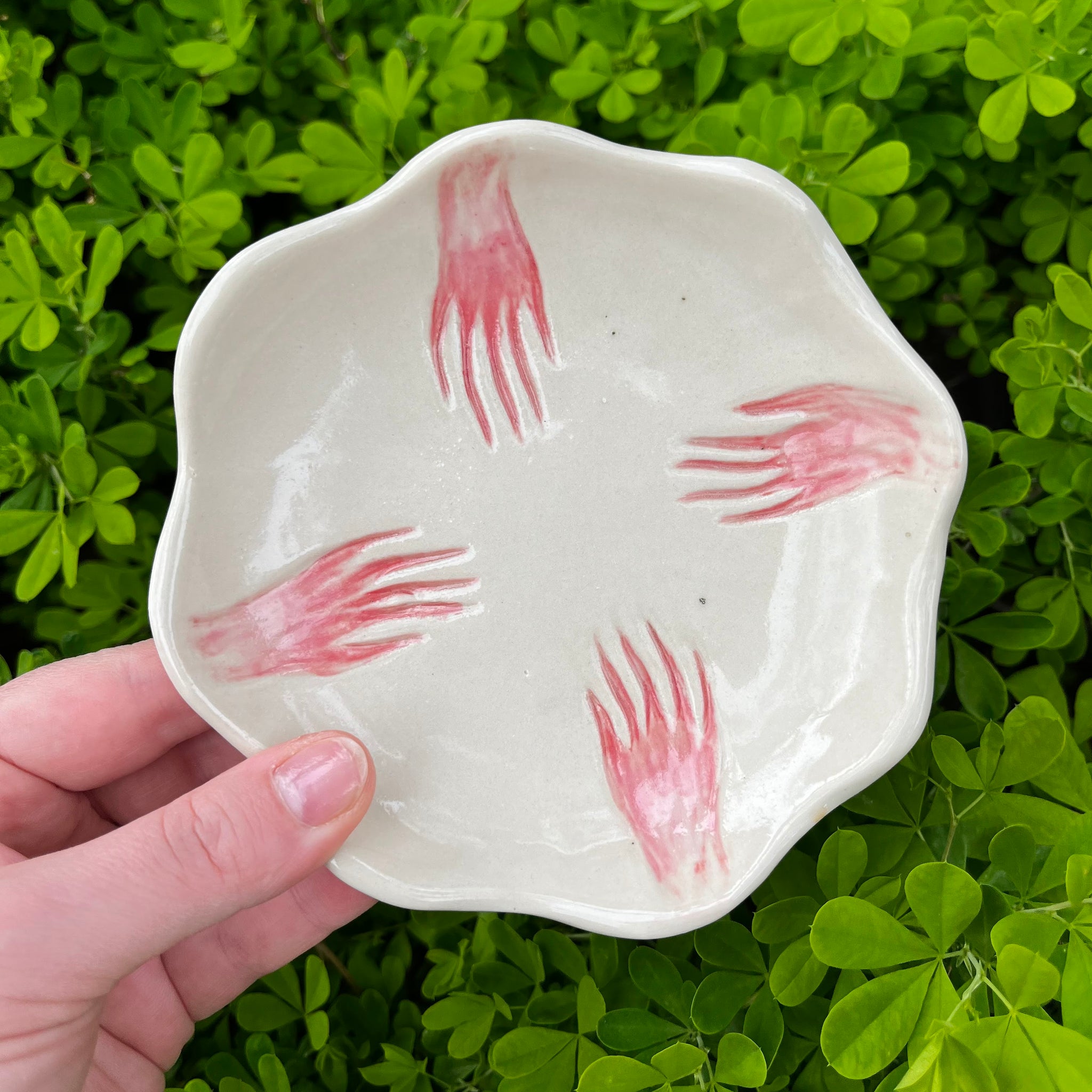 Hands Dish - Red Handed
