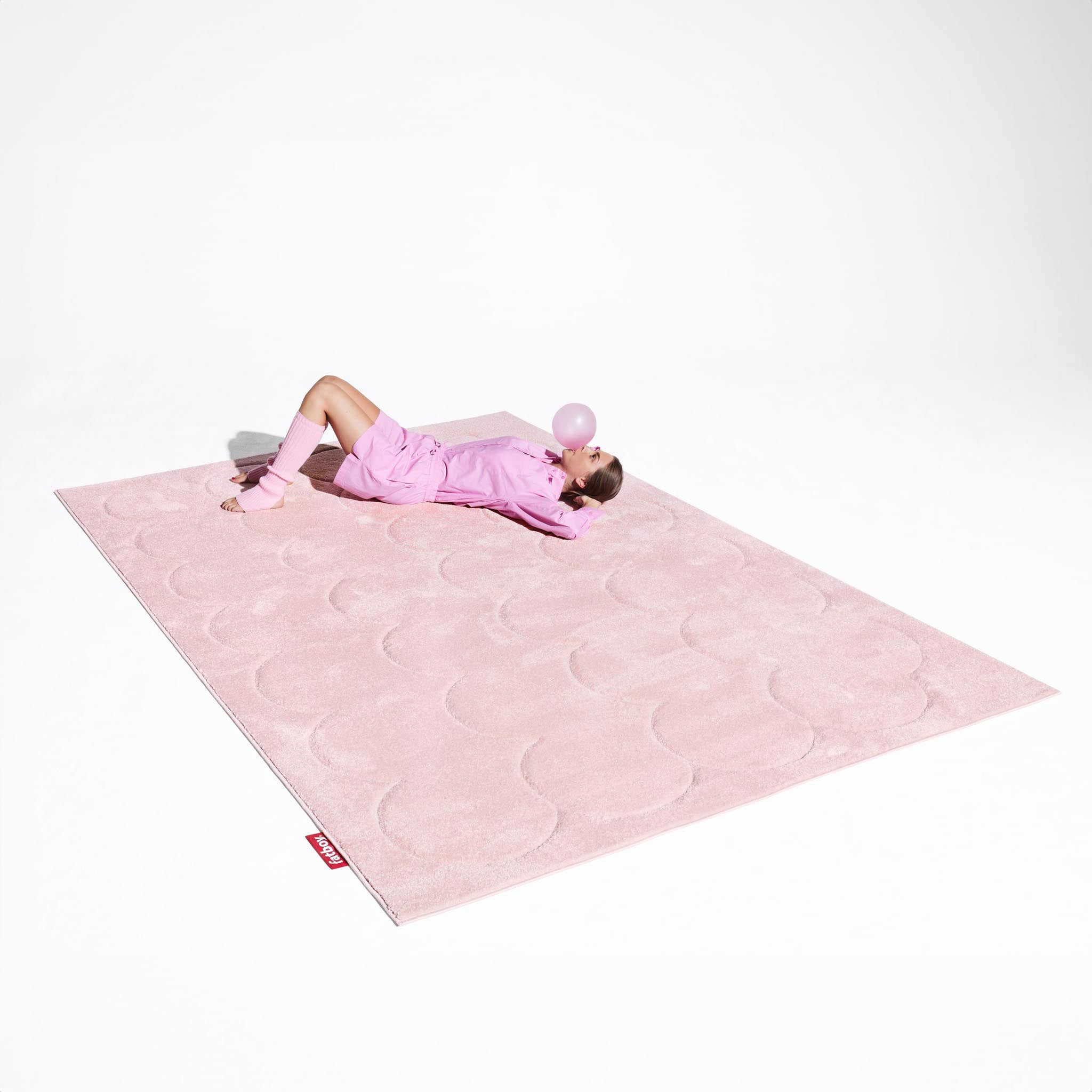 Fatboy Bubble Carpet in playful pattern, perfect for bedroom or living area, 200x290 cm.
