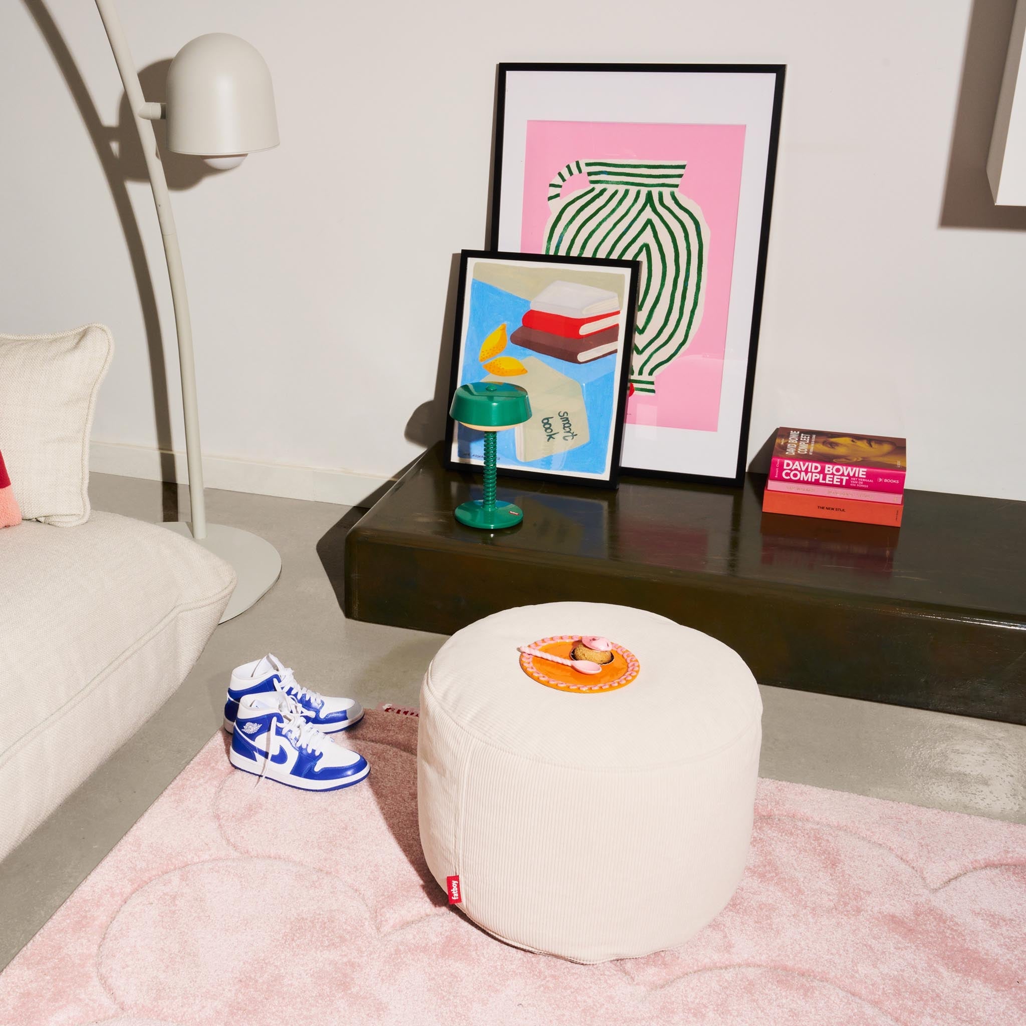 Versatile hues, plush texture, Fatboy Bubble Carpet, 200x290 cm, transforms home spaces.