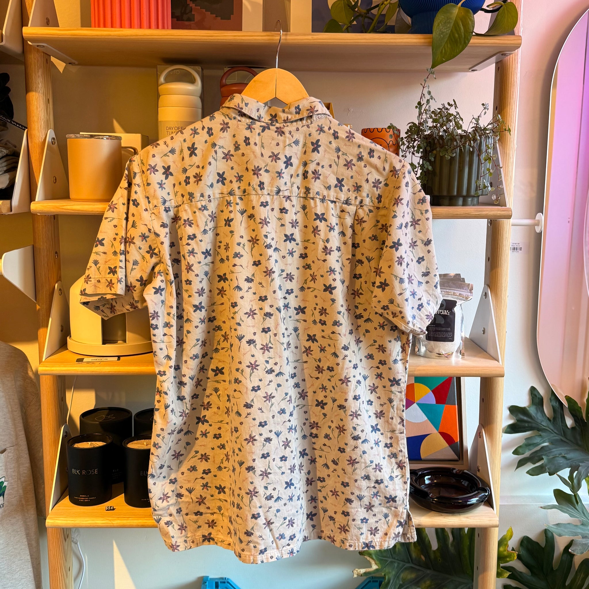 Flowers Button Up  | M