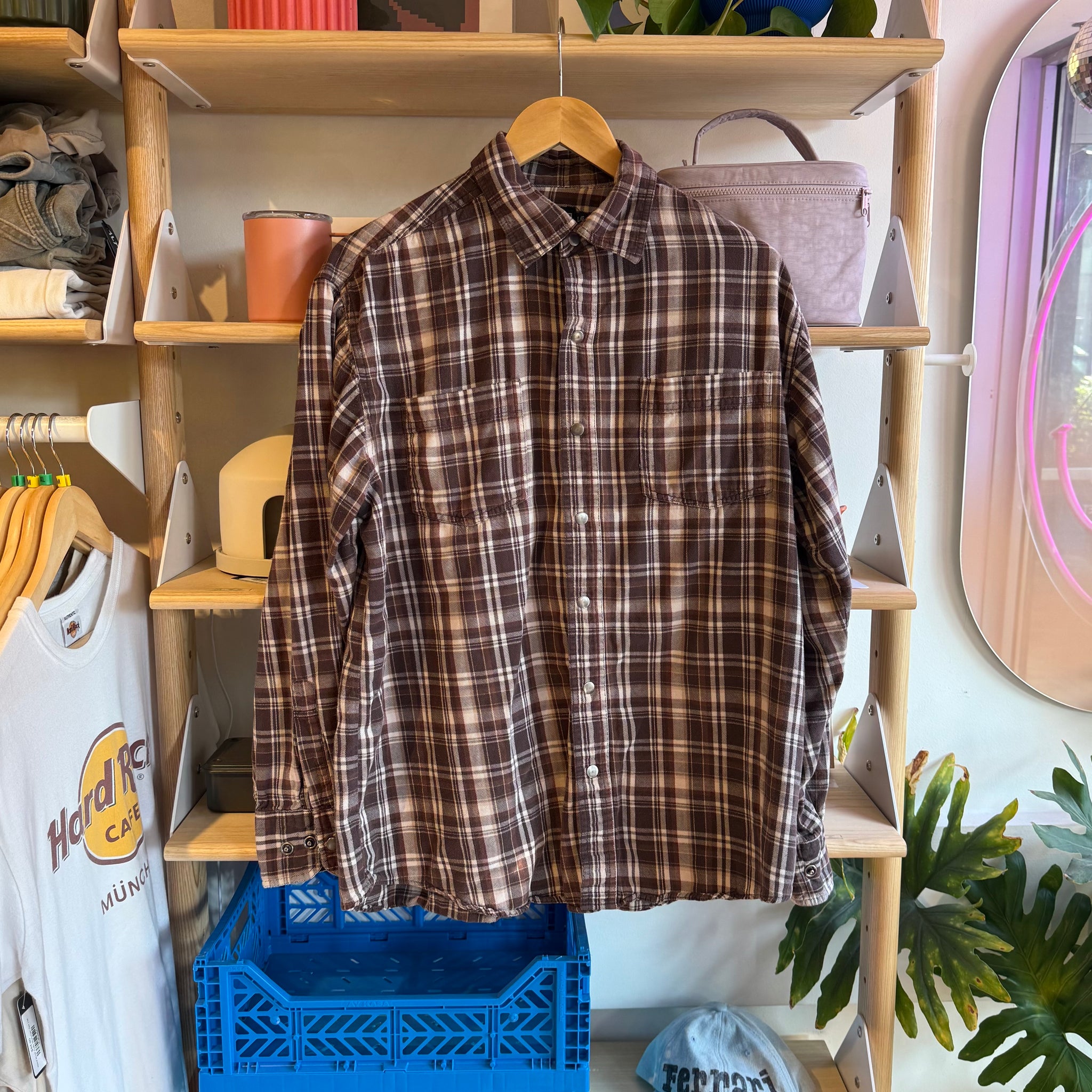 Brown Plaid Button Up | L