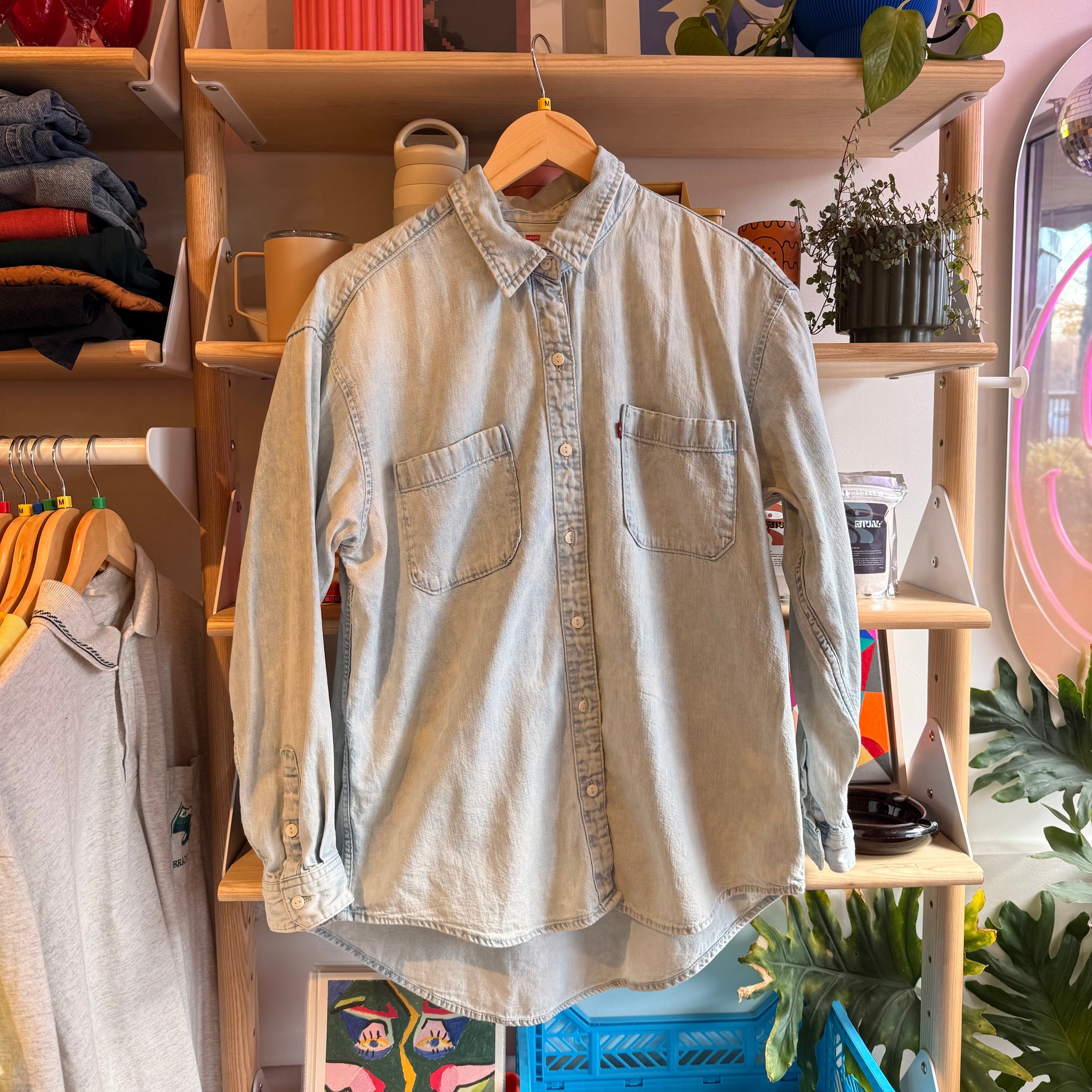 Levi's Pride Button Up | M