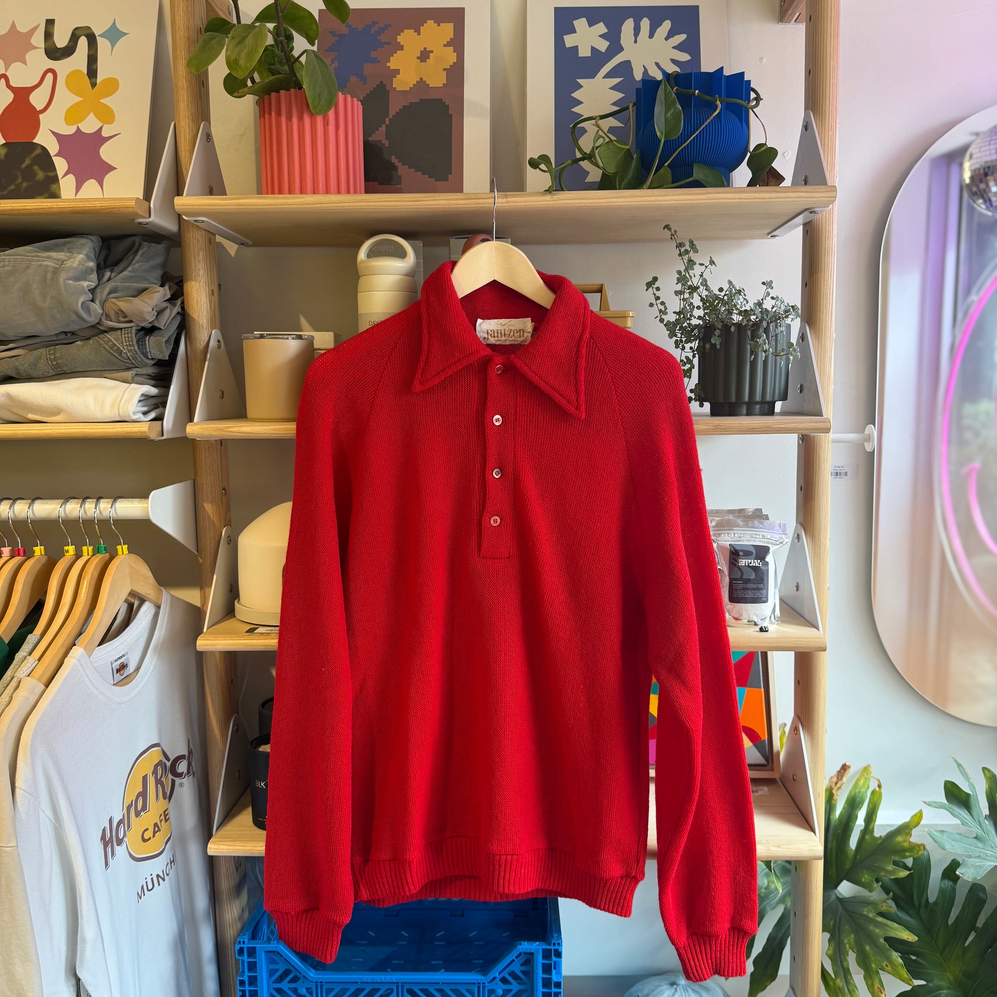 Red Pullover | L
