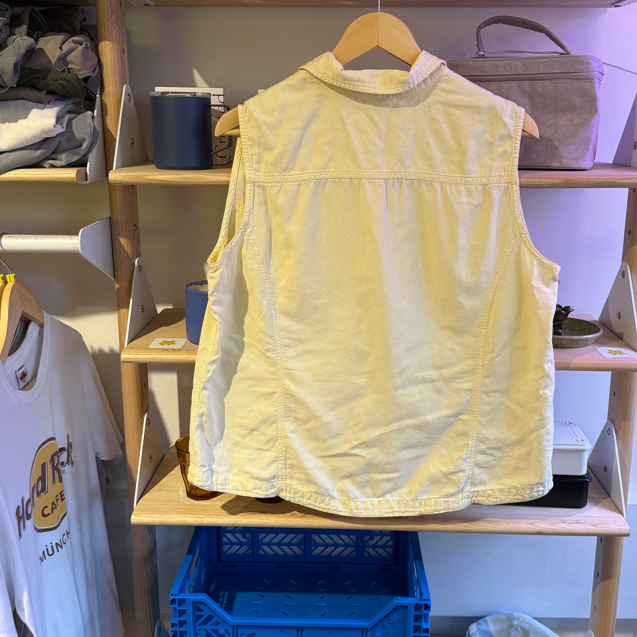 Butter Yellow Button Up | M