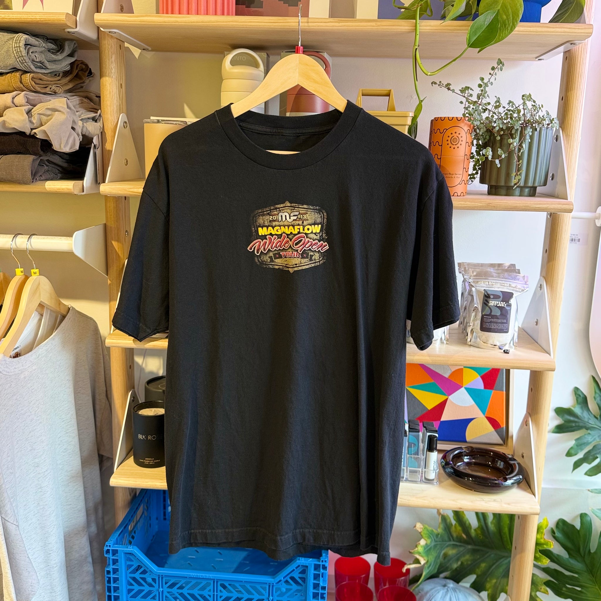 Wide Open Tee | L