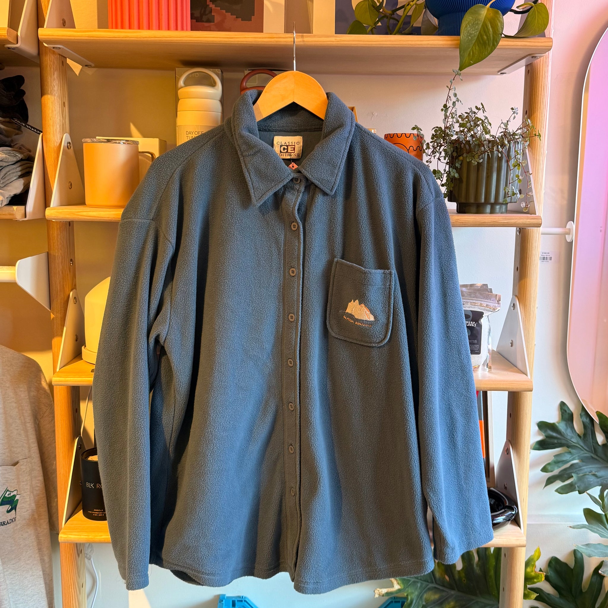 Mountain Fleece Button Up | L