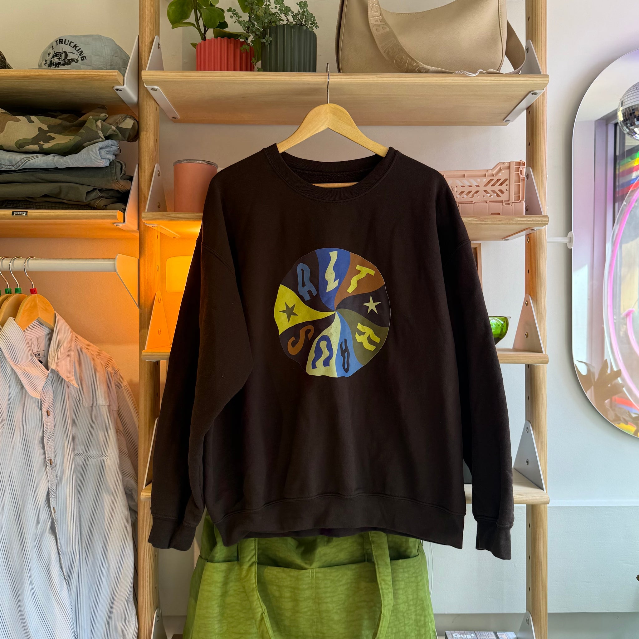Preloved Alt Haus Brown Crewneck | XL