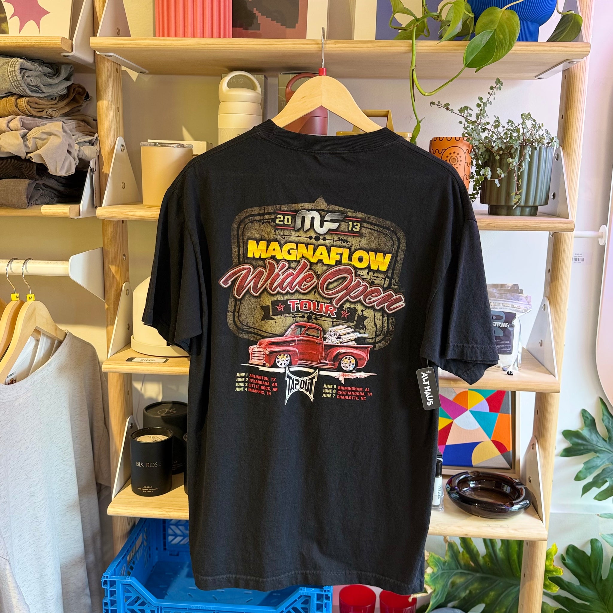 Wide Open Tee | L
