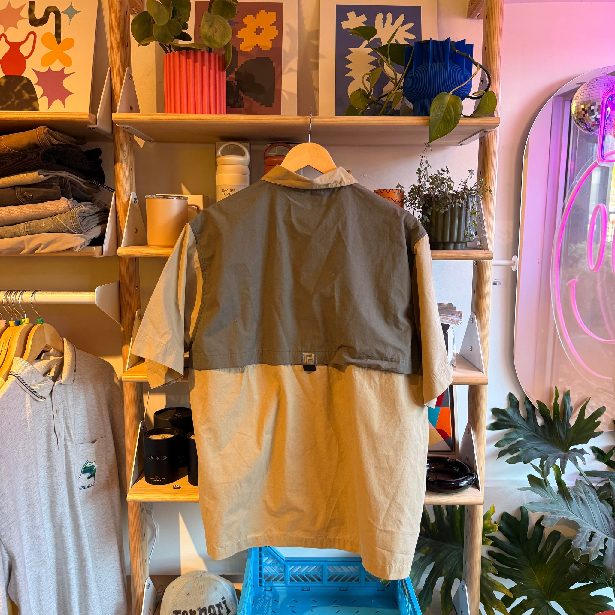 R2 Button Up | L