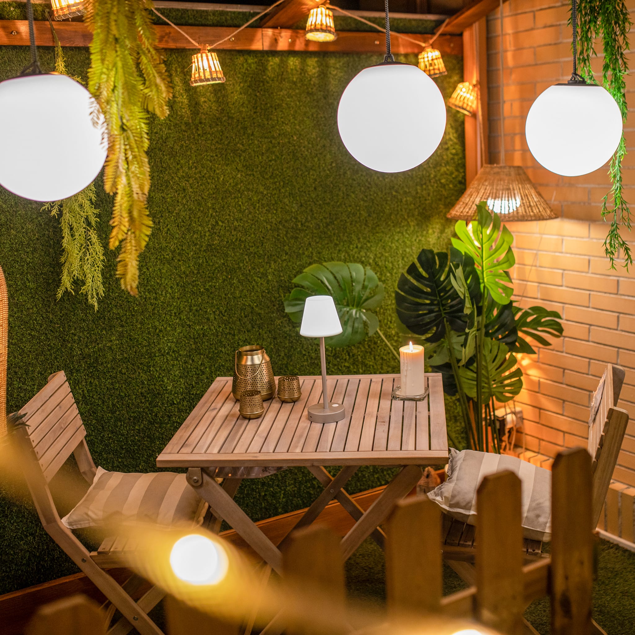 Aurora<br> Solar-charged Garland