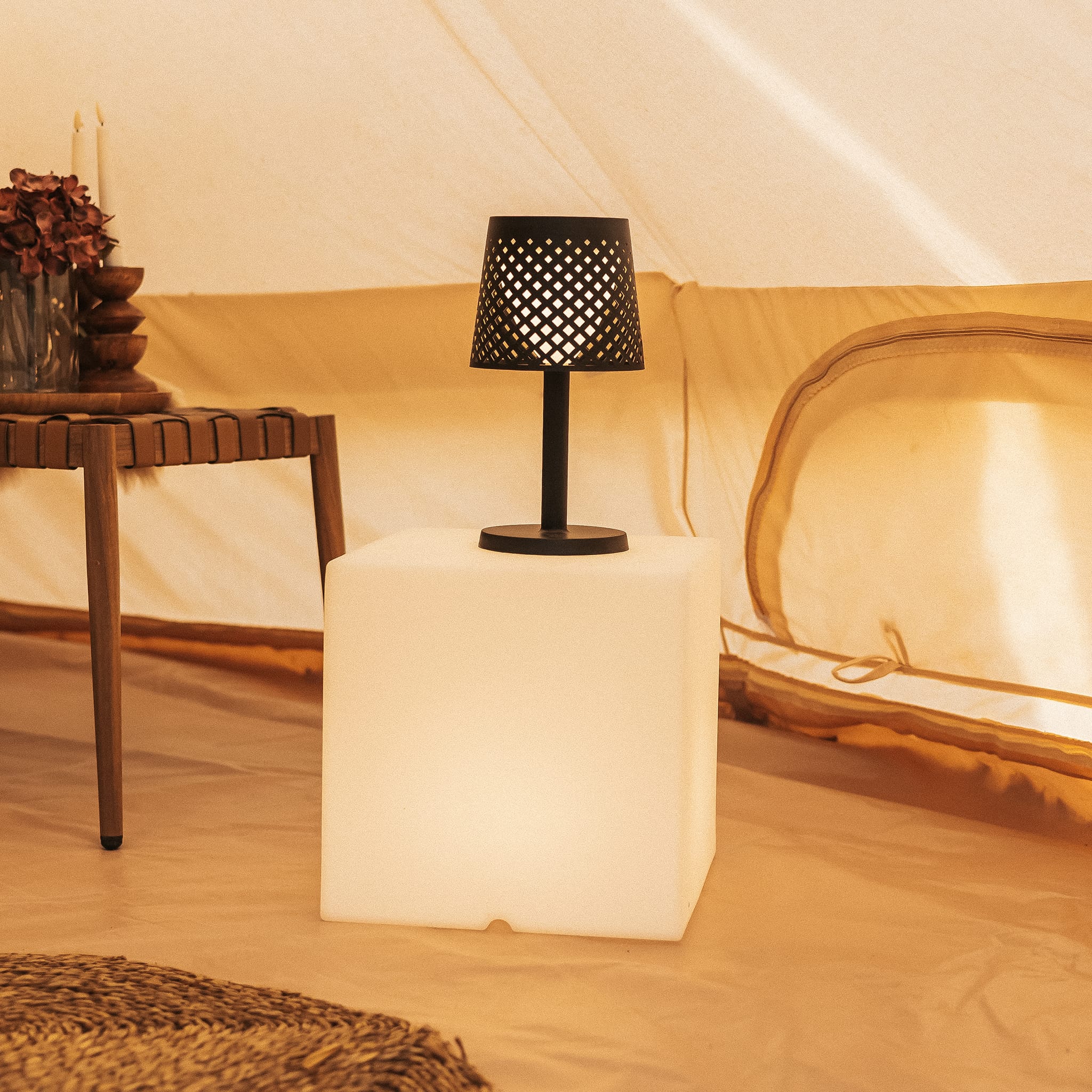 Cuby<br> Solar & Rechargeable Cube Lamp