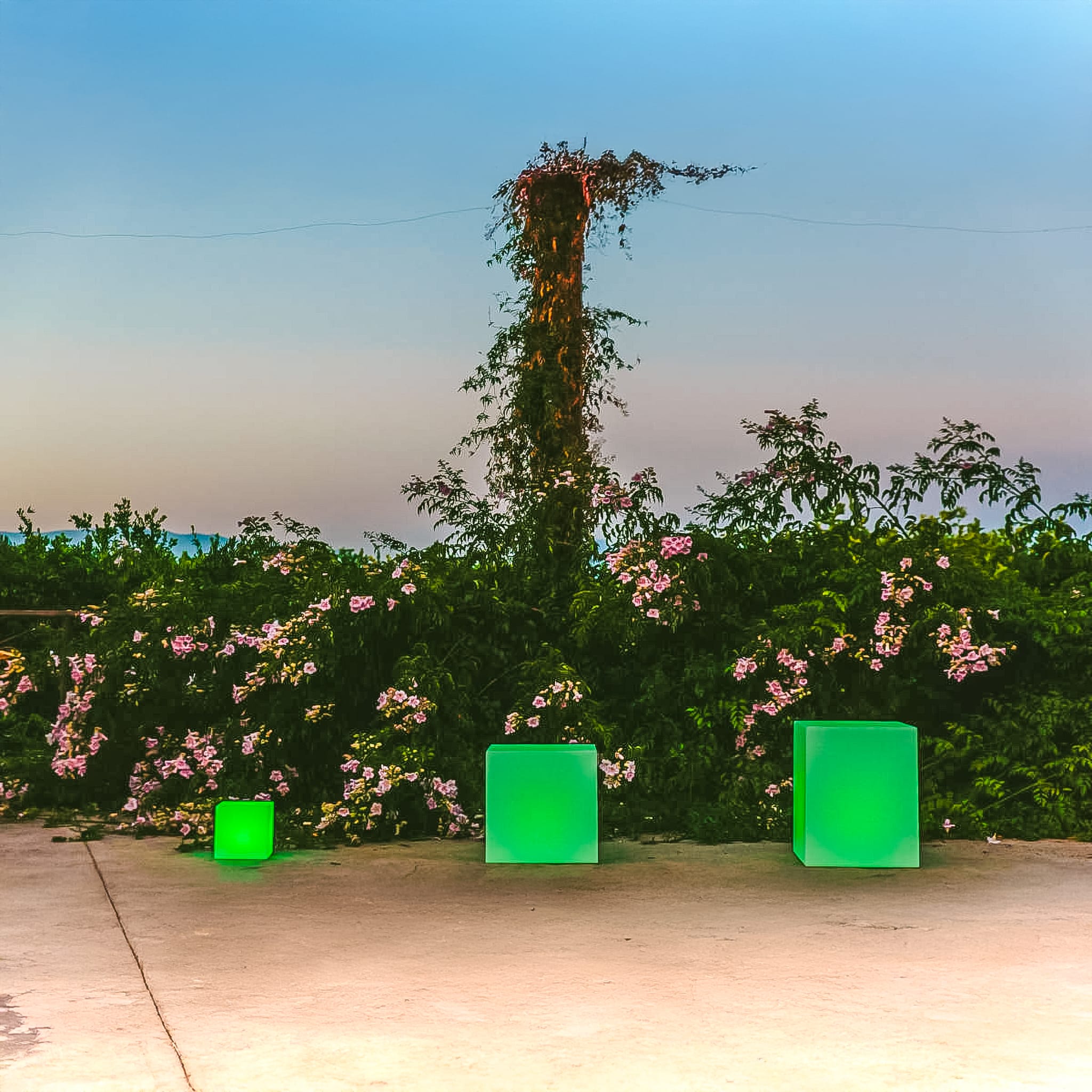 Cuby<br> Solar & Rechargeable Cube Lamp