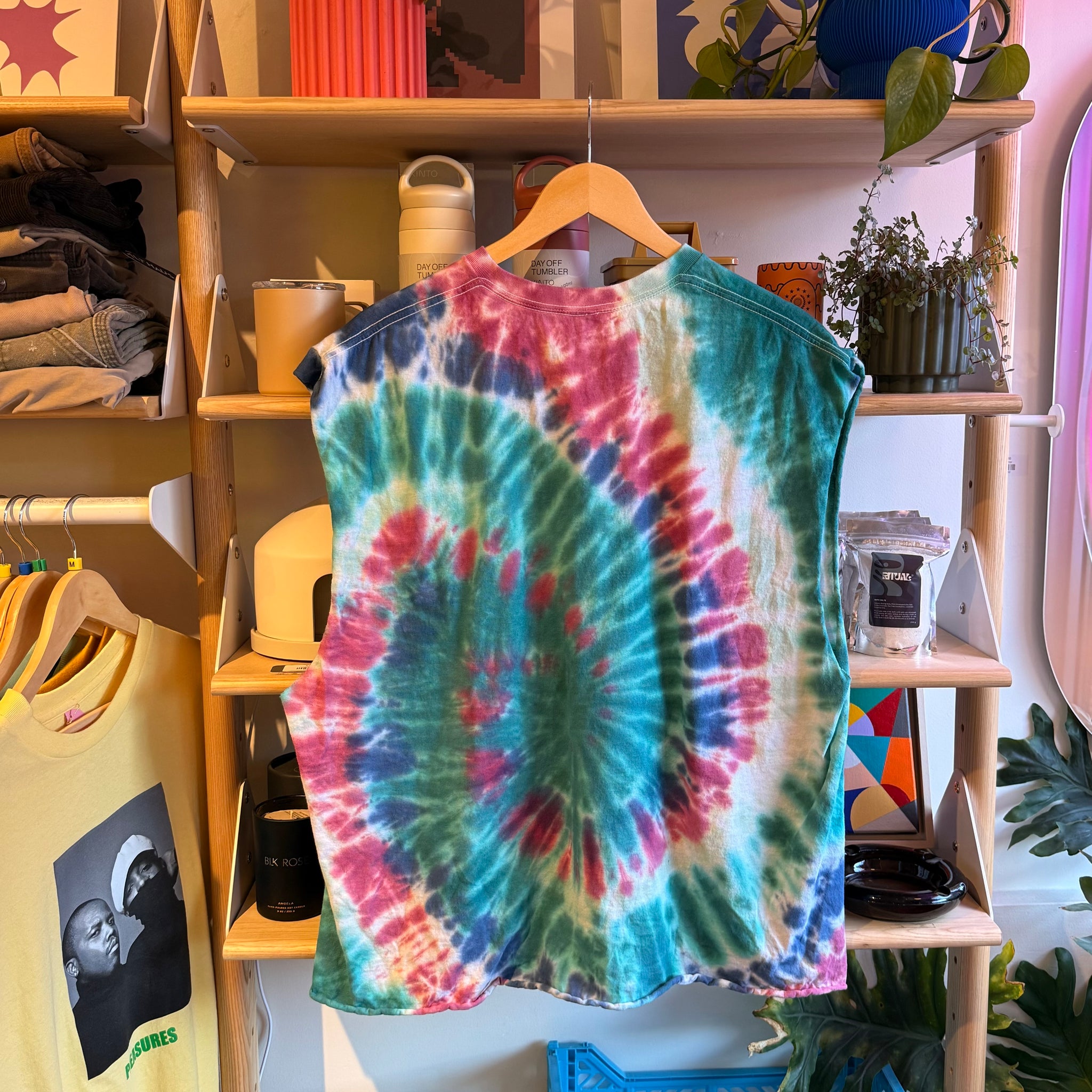 Tie Die Cut Off Shirt | XL
