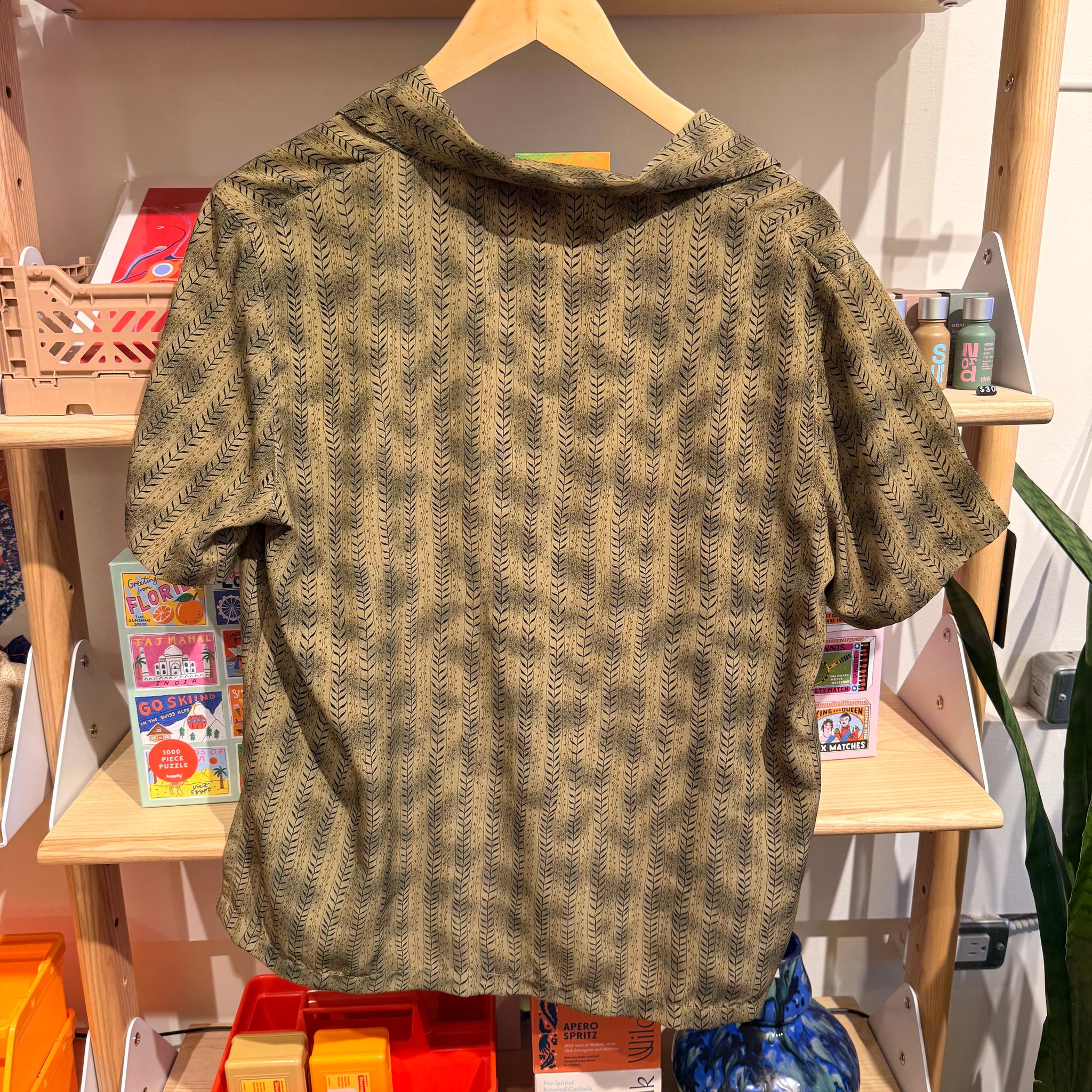 Leaves Button Up | M