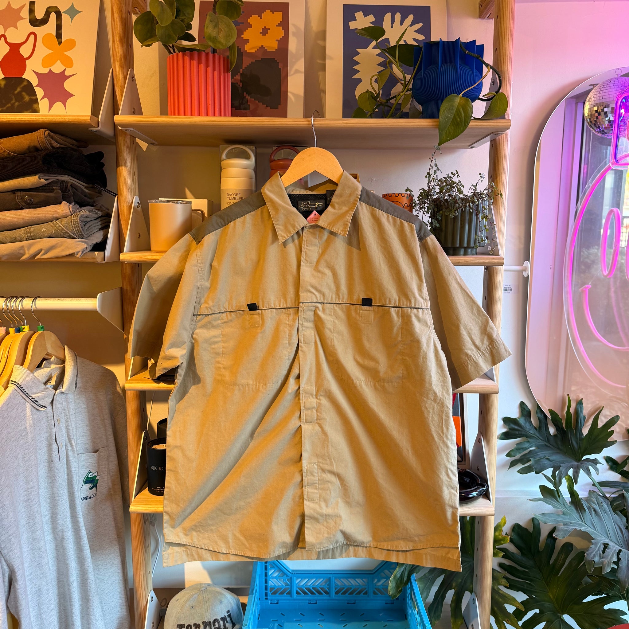 R2 Button Up | L
