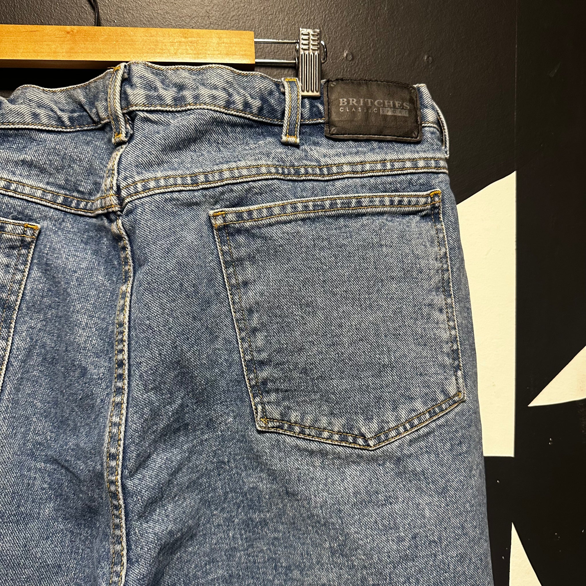 Straight Leg Jeans | 42