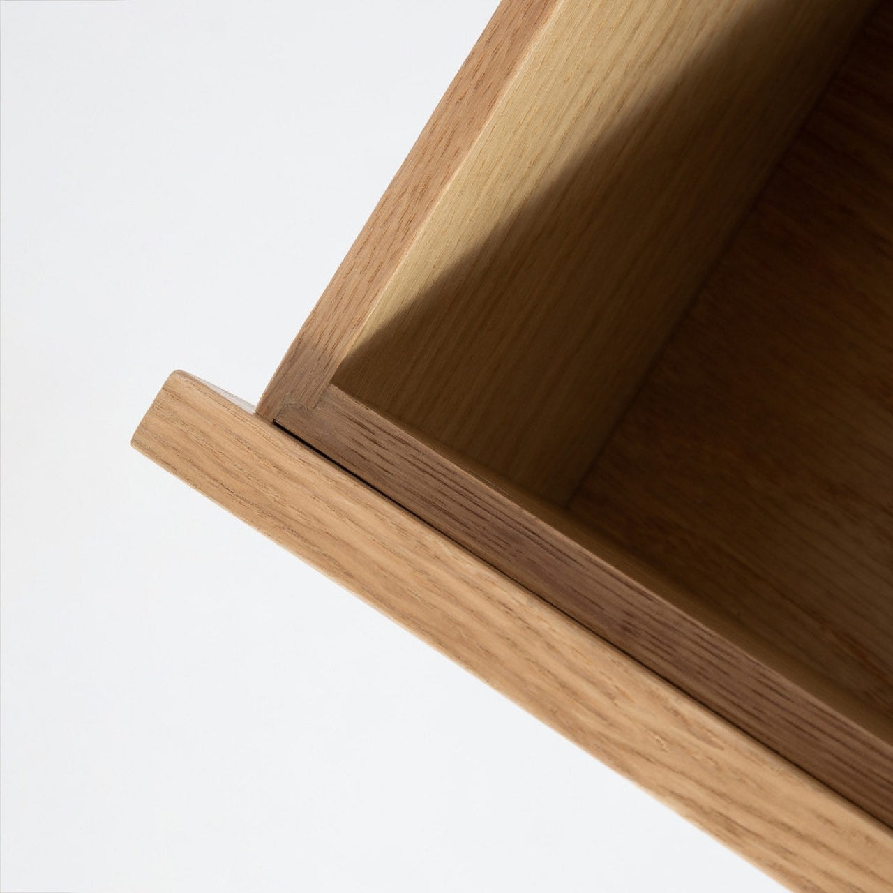 Hara 5 Drawer Tall Dresser - Natural Oak