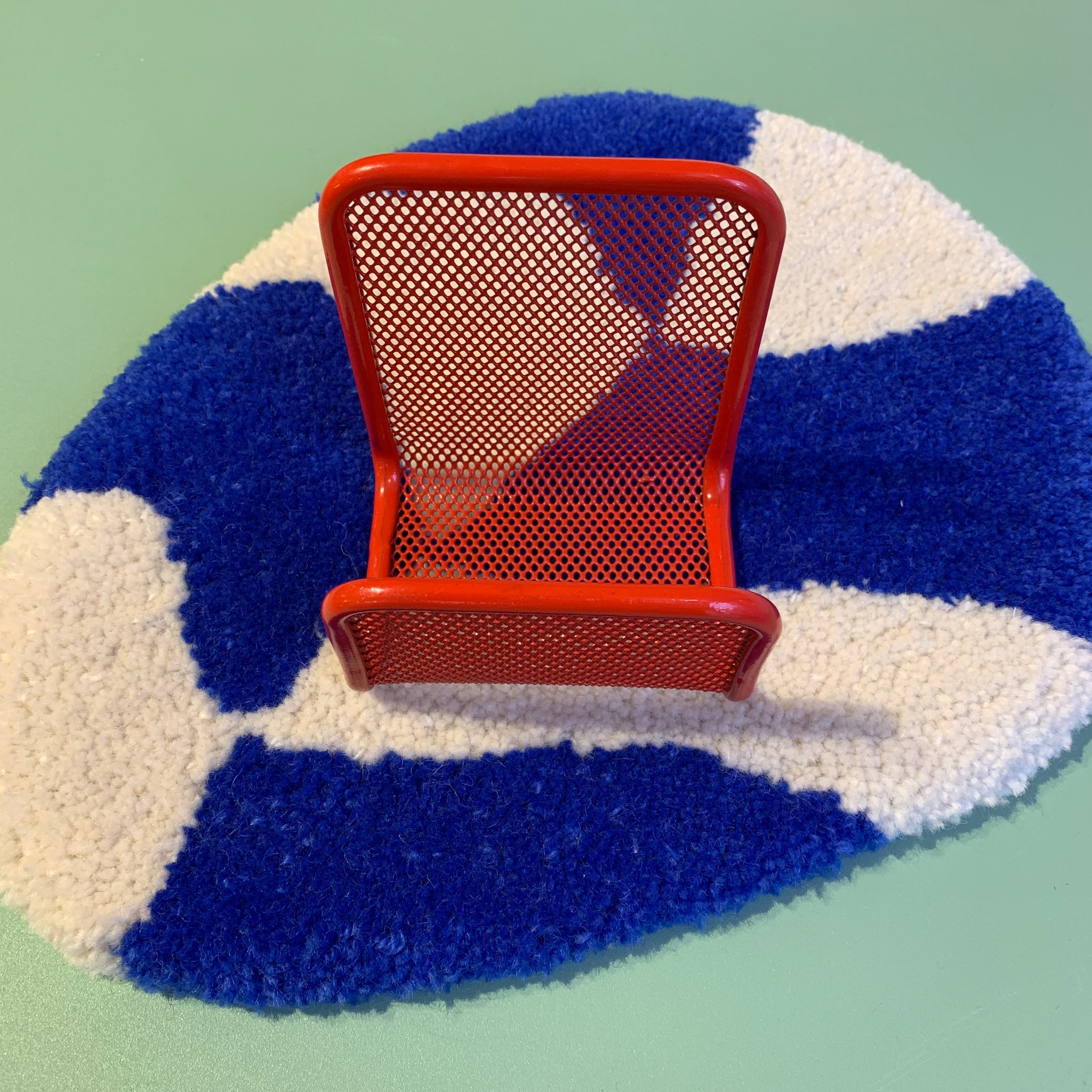 Red Wire Napkin Holder