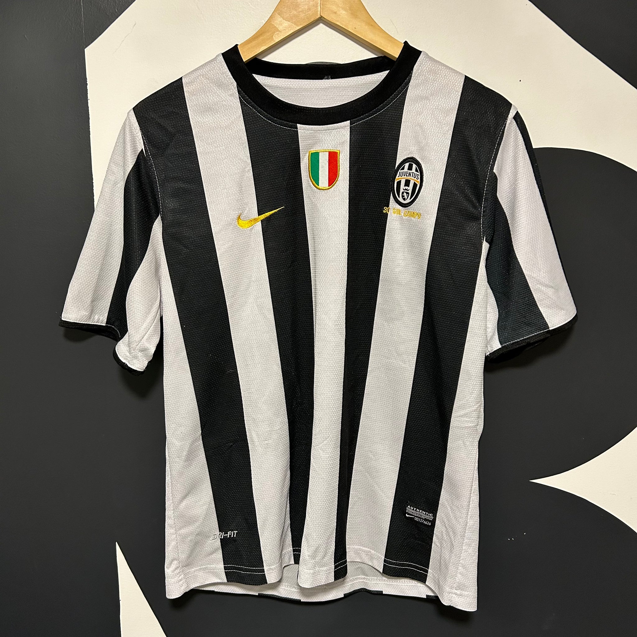 Striped Juventus Jersey | M