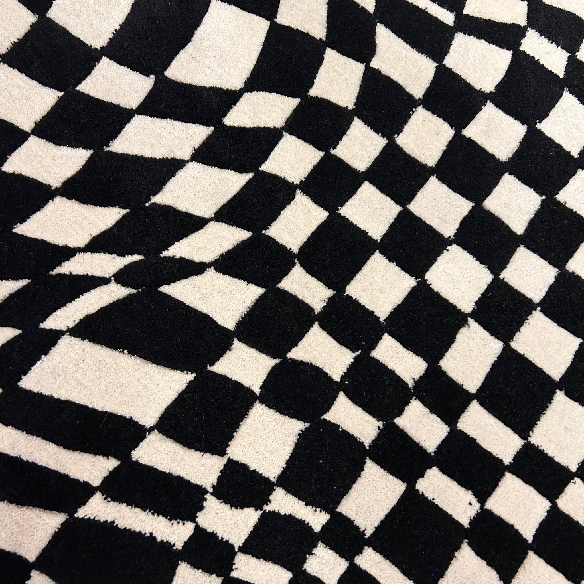 Black & White Wavy Checker Rug