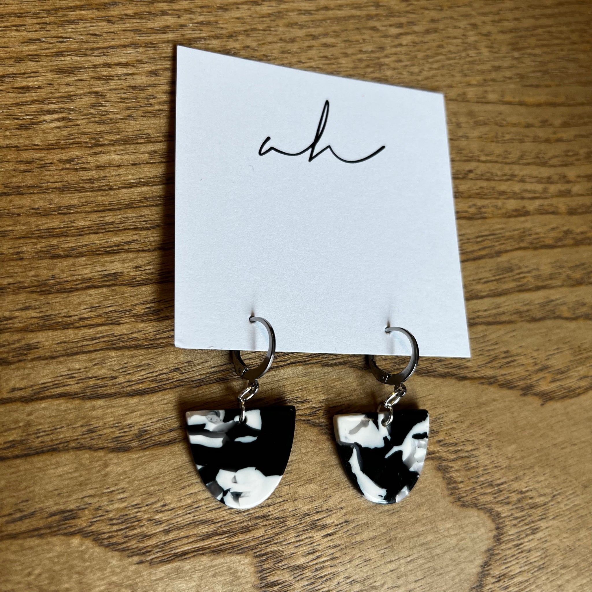 Black & White Inverted Arch Earrings