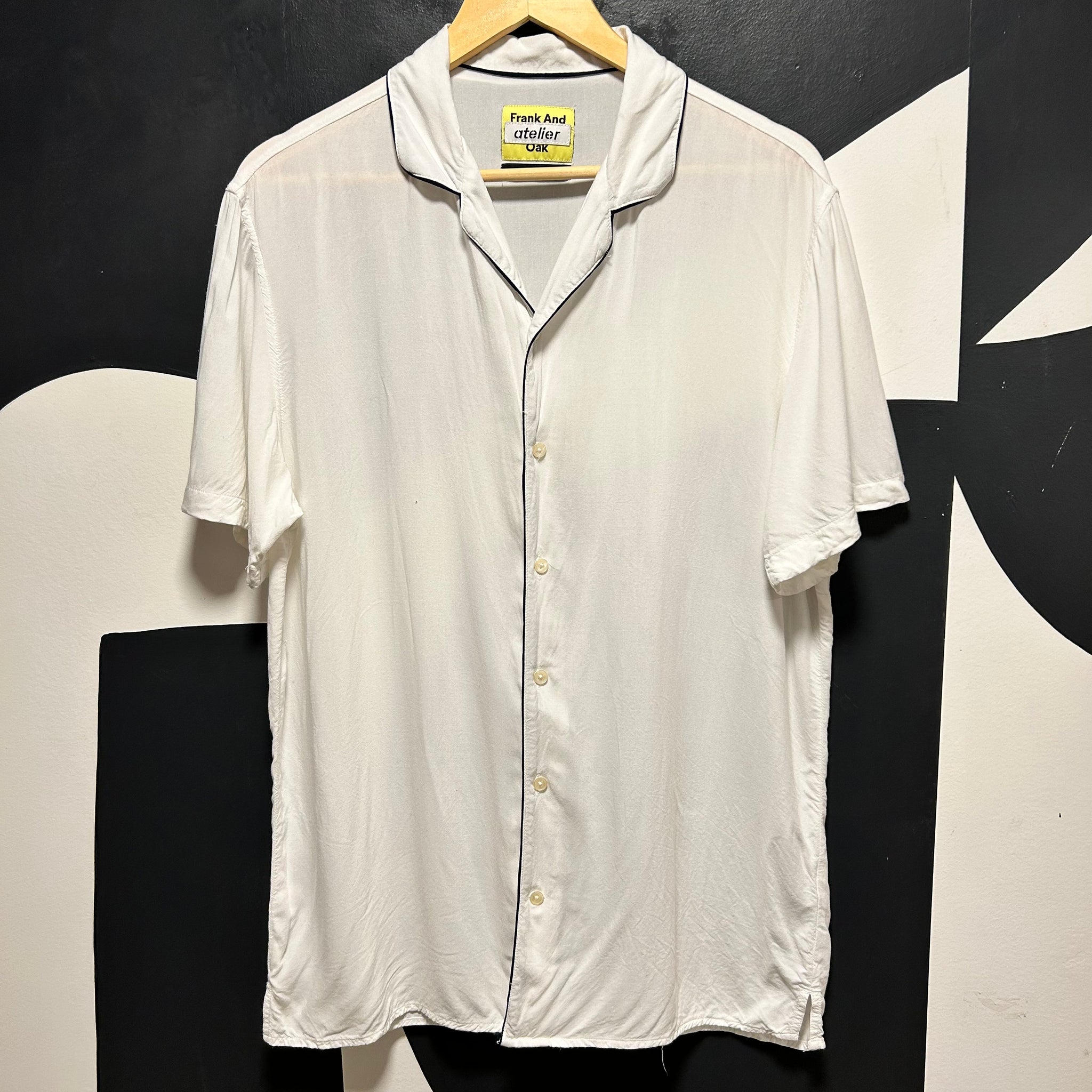 White Button-up with Contrast Seams | M