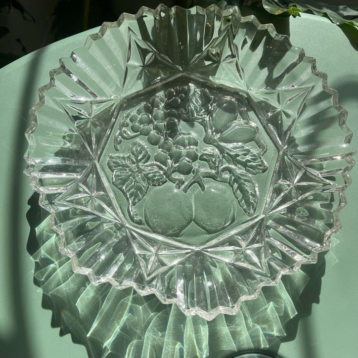 Vintage Ruffled Class Fruit Bowl