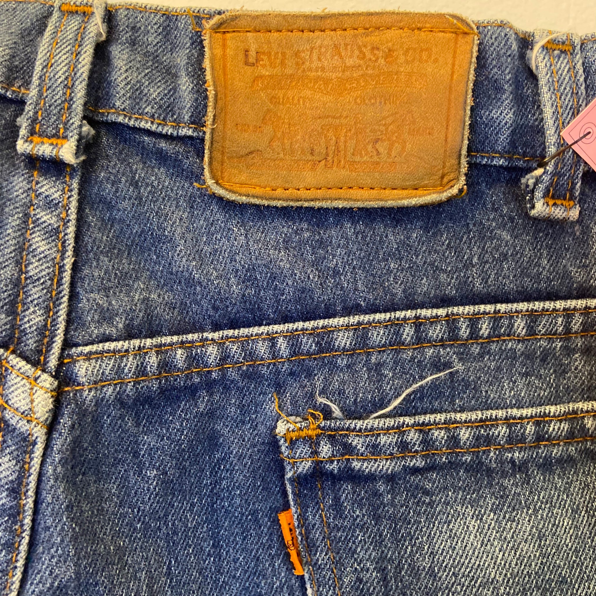Orange Tab Dark Wash Levi's- 34/27