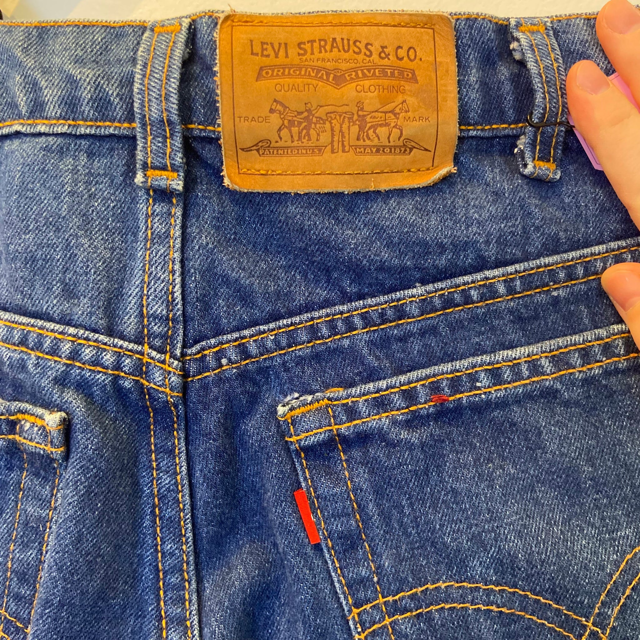 Dark Wash Straight Leg Levi's- 30/28.5