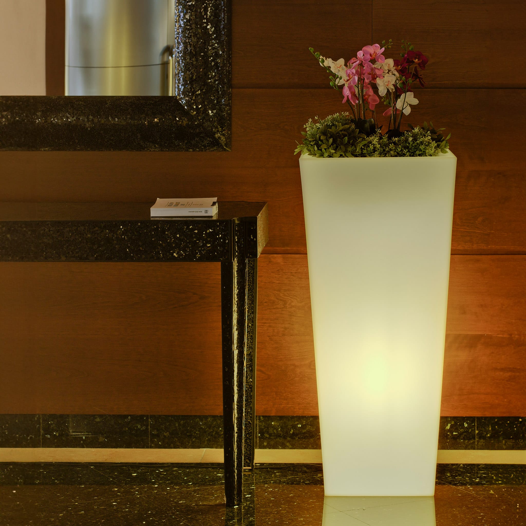 Melisa<br> Solar & Rechargeable