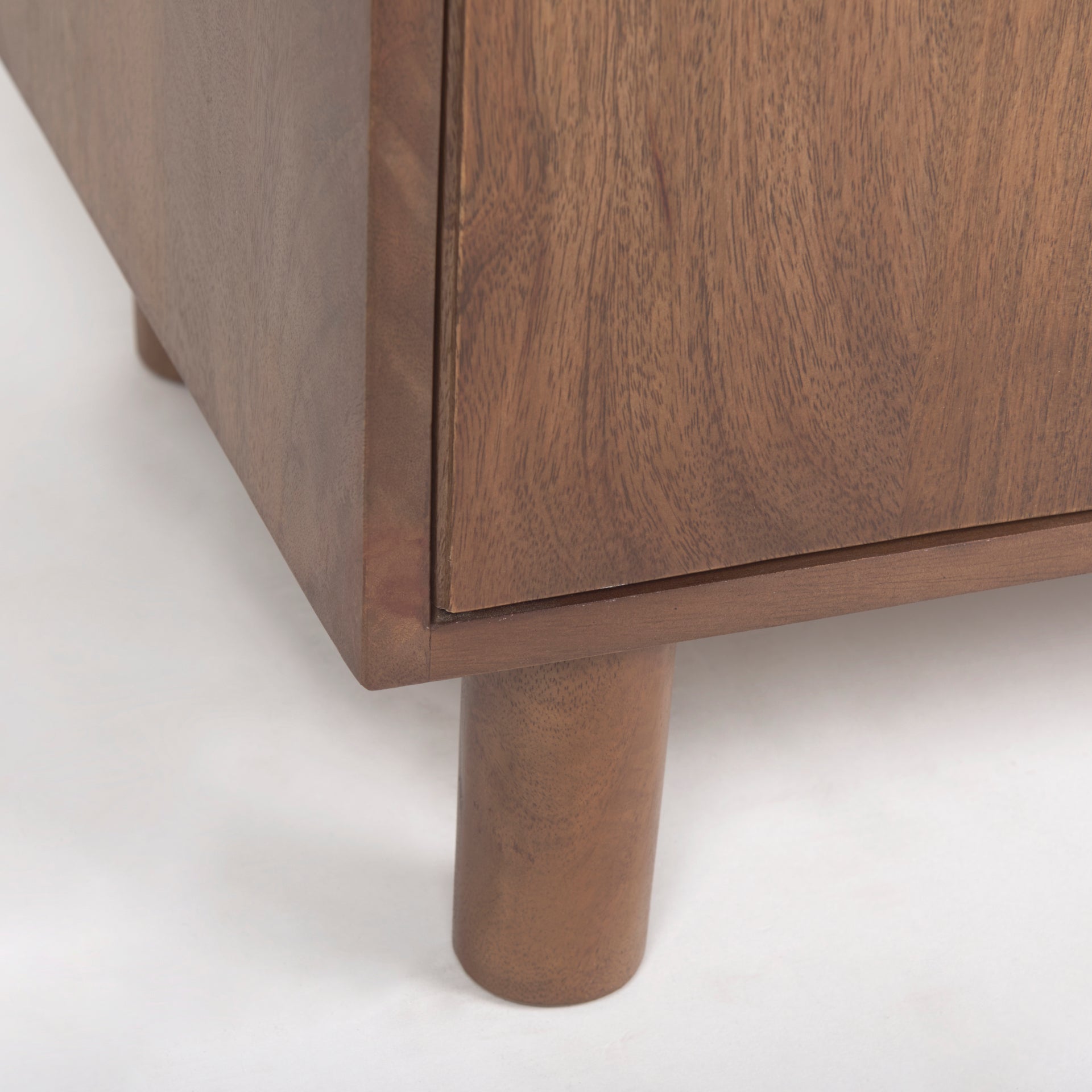 Astrid Cabinet