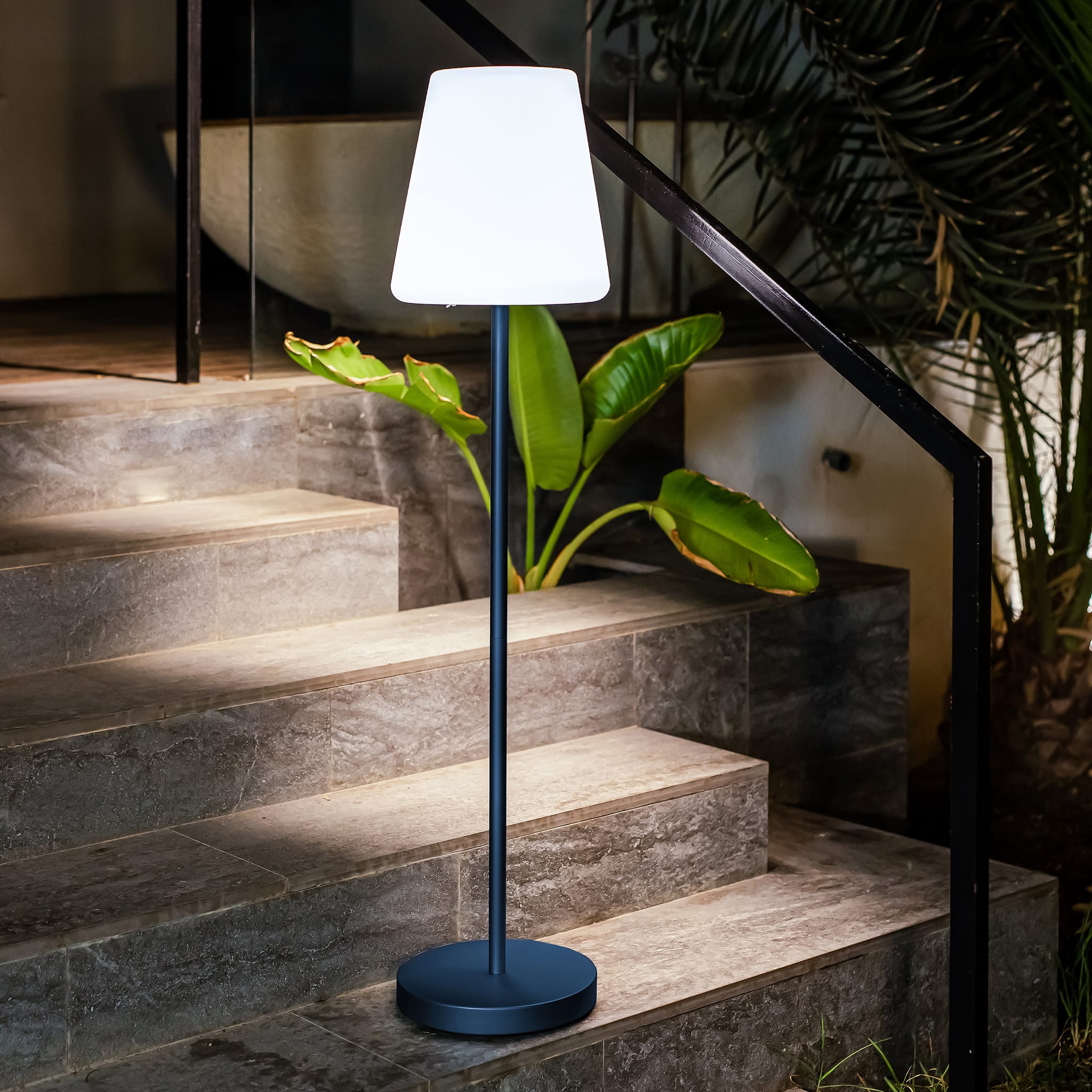 Choose Lola Slim 120 for a unique lighting experience: an elegant, durable LED lamp with a range of color options for any setting.